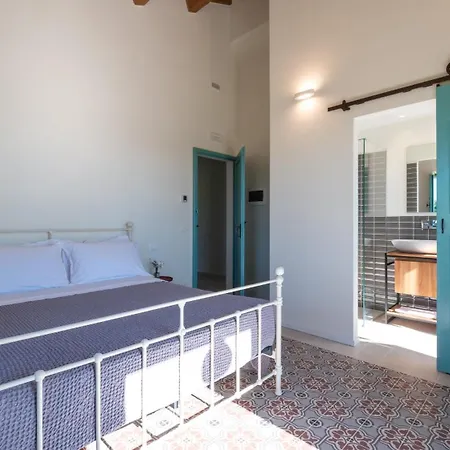 La Buona Maniera 10, Emma Villa *